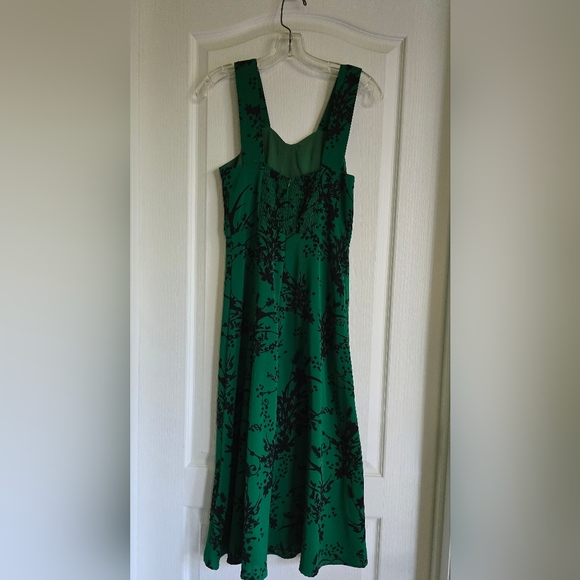 NWT Chic Green Floral Pprint Midi Dress, Slim Fit, Size S - Picture 4 of 8